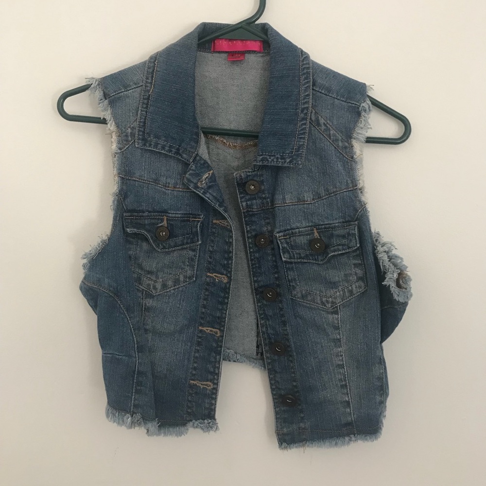 Cut off denim jacket